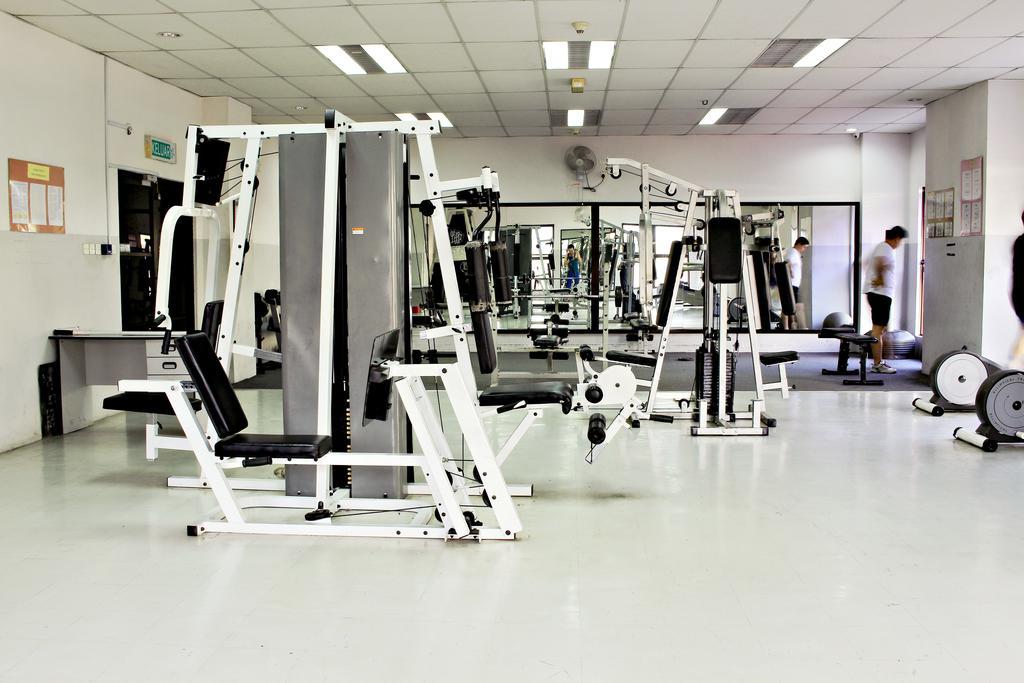 Marina Court Kota Kinabalu- Bigger Group Stay Together- 6 Bedroom Apartments ภายนอก รูปภาพ