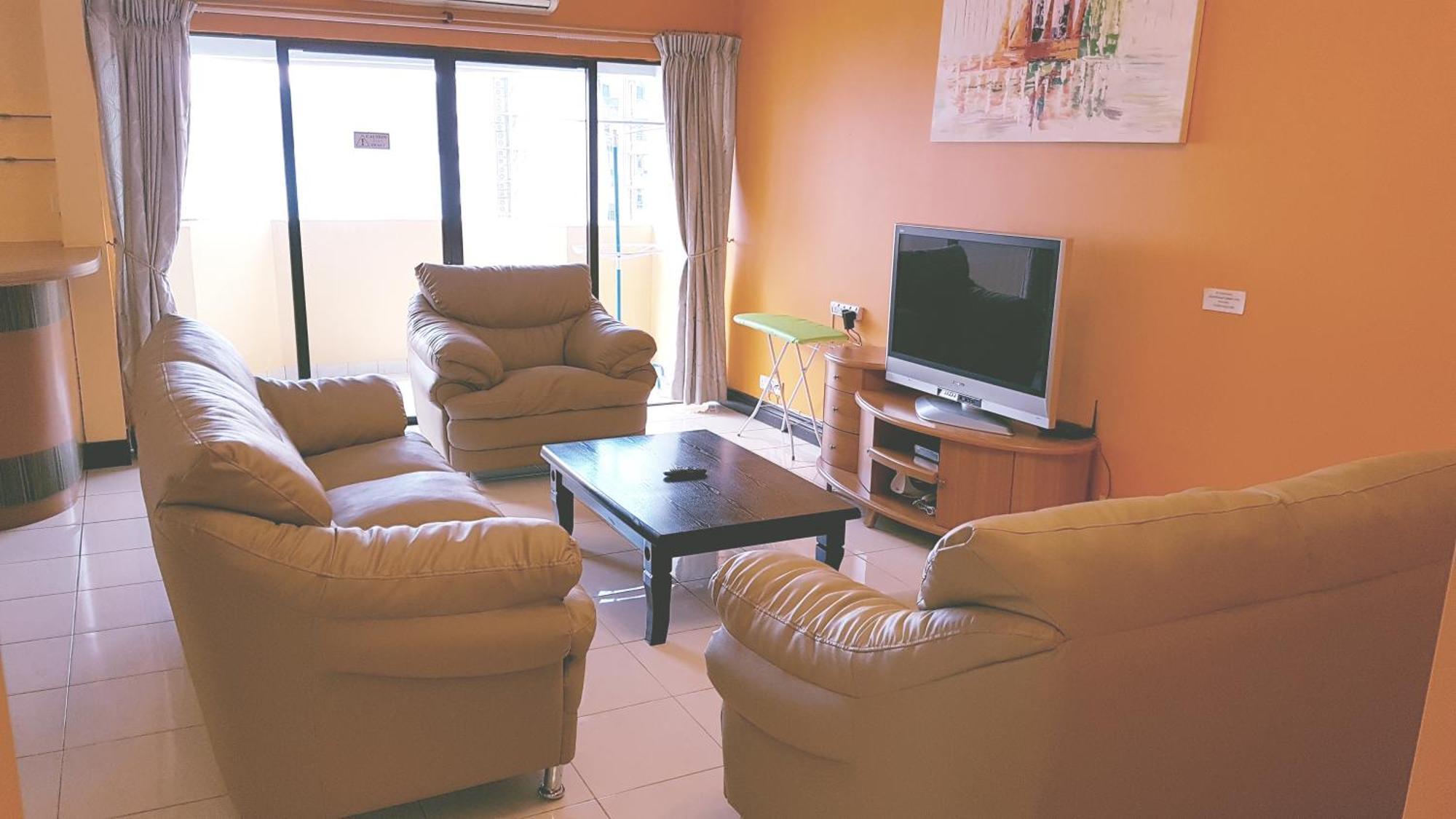 Marina Court Kota Kinabalu- Bigger Group Stay Together- 6 Bedroom Apartments ภายนอก รูปภาพ