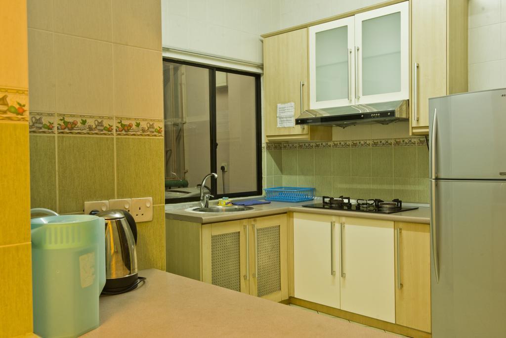 Marina Court Kota Kinabalu- Bigger Group Stay Together- 6 Bedroom Apartments ภายนอก รูปภาพ