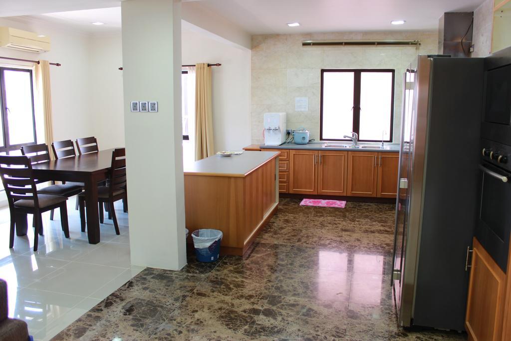Marina Court Kota Kinabalu- Bigger Group Stay Together- 6 Bedroom Apartments ภายนอก รูปภาพ